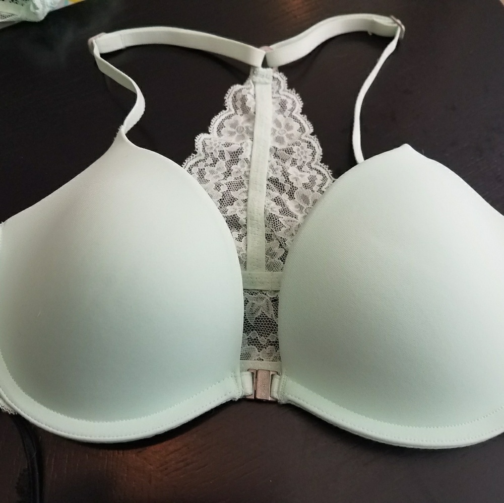 gilly hicks push up bra, 34C latches in front